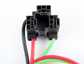 Wtyk żarówki reflektora H-4  AMP na wiązce